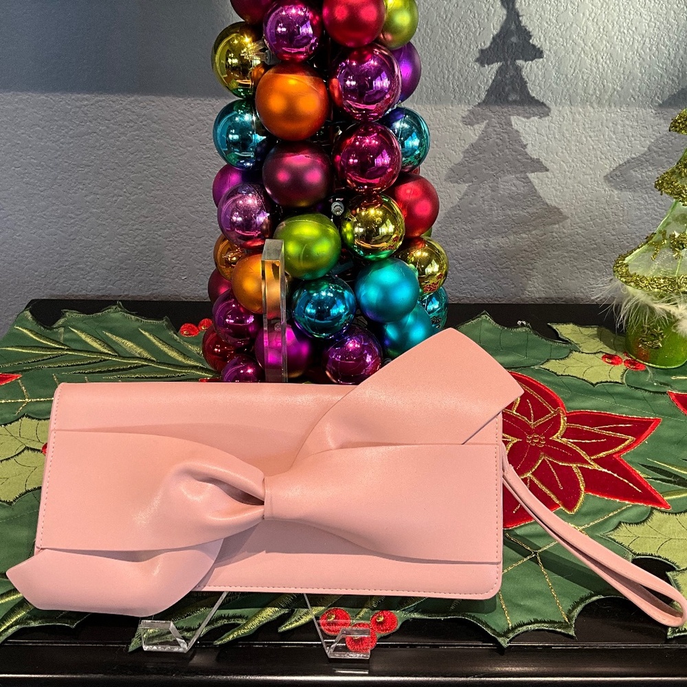 A NEW DAY BARBIECORE FAUX LEATHER PINK ZIP AROUND WRISTLET CLUTCH BAG EXCELLENT